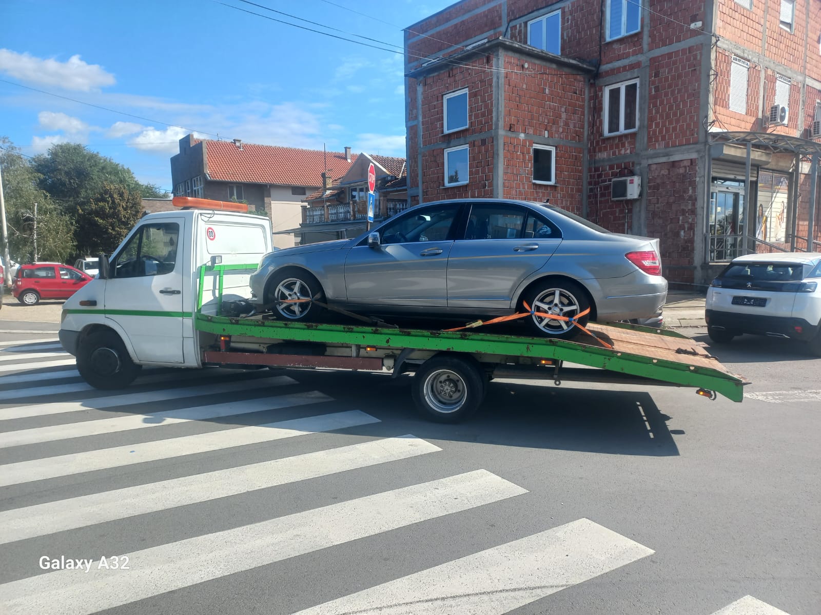 Stellar Motors šlep služba – transport putničkog vozila